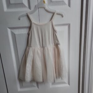👗 Old Navy Cream Ribbed Sleeveless Top